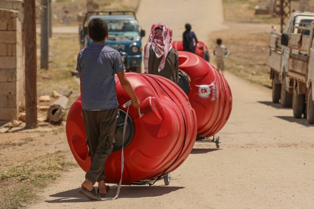 Watertanks werden geplaatst voor schoon drinkwater